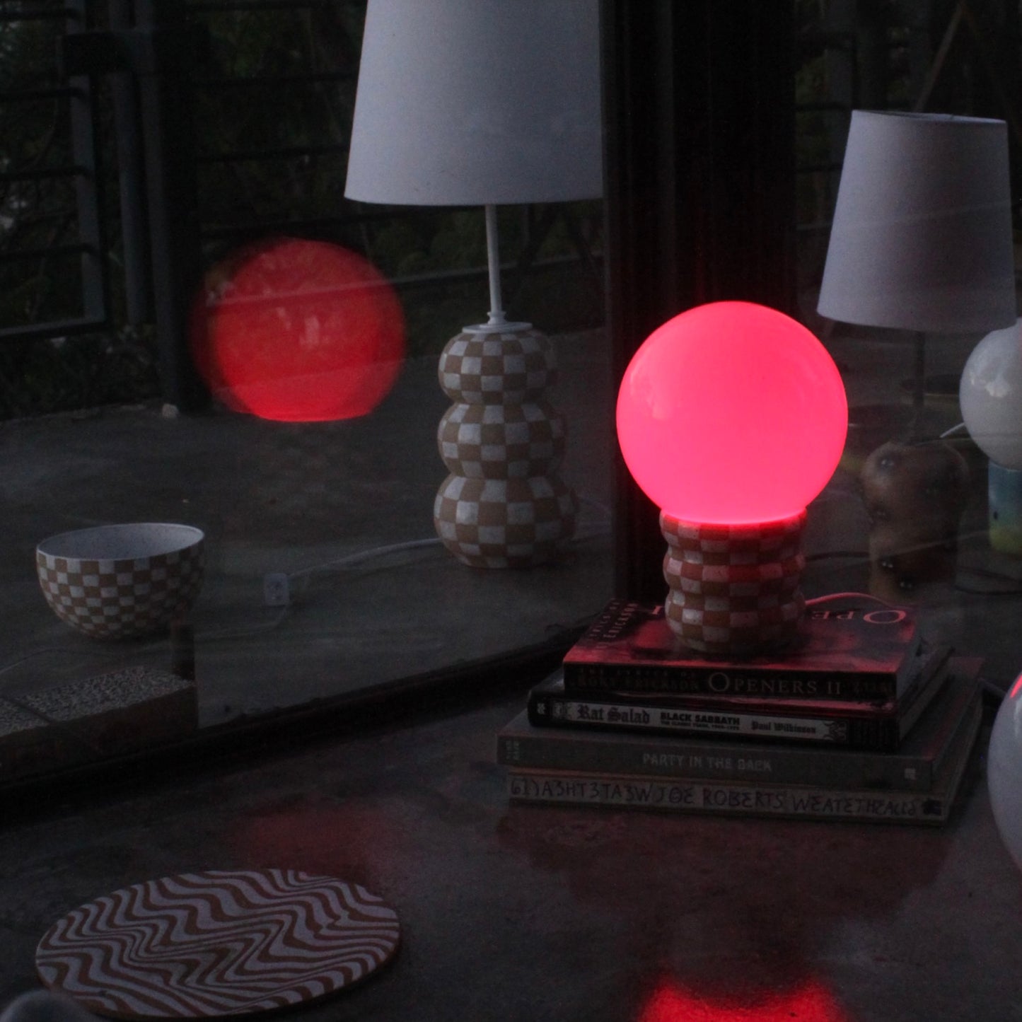 CHECKERED GLOBE